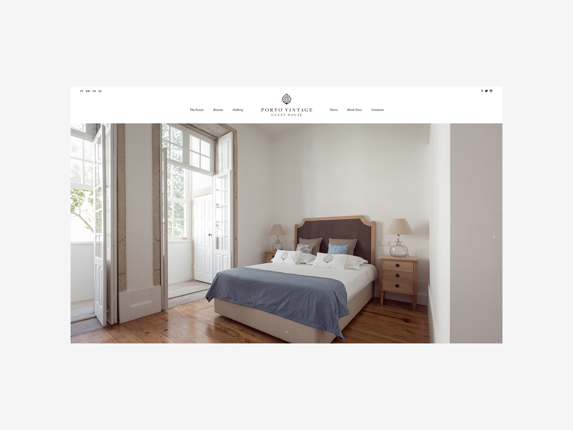 Porto Vintage Guest house website homepage mockup